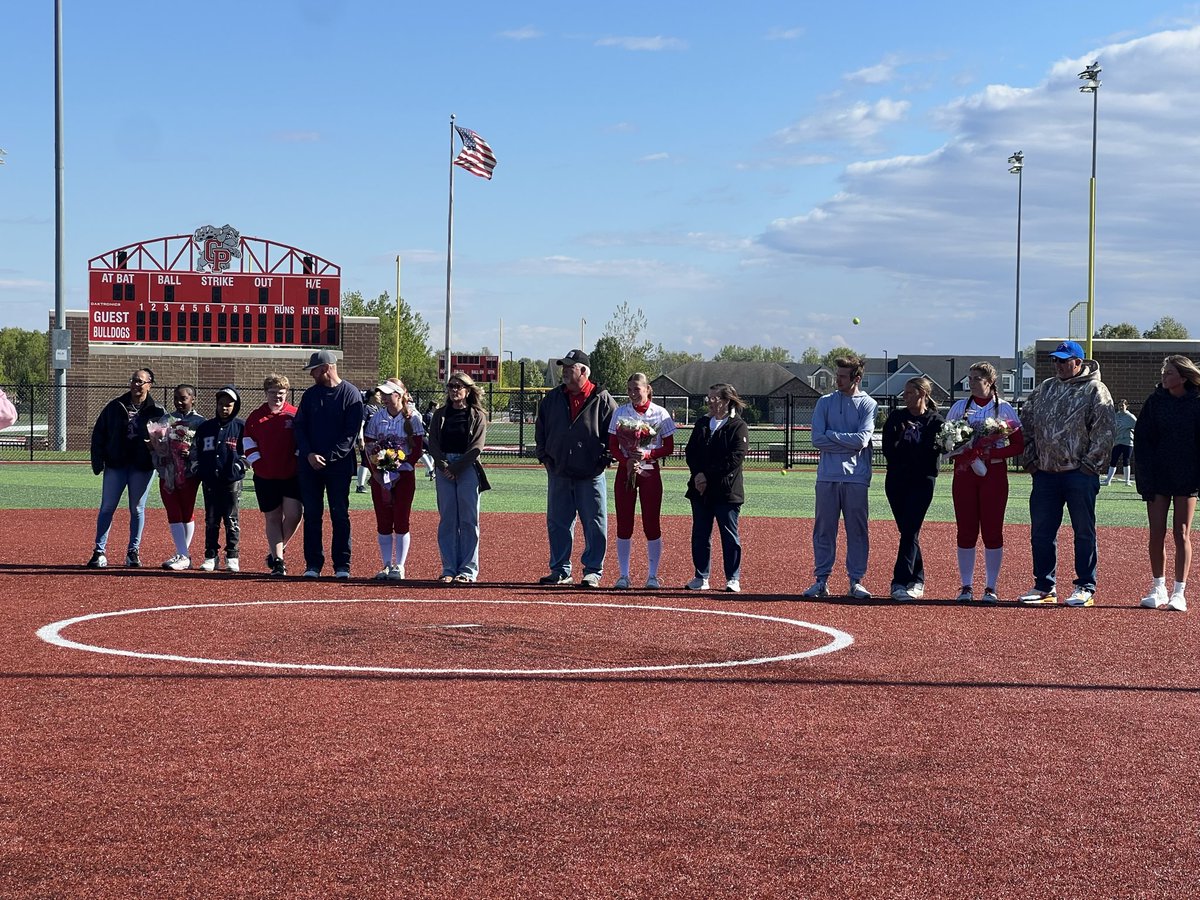 CPHSSBDOGS's tweet photo. Somehow Senior Night never gets easier! 

We're gonna miss this crew! https://t.co/FEURAZPkI9