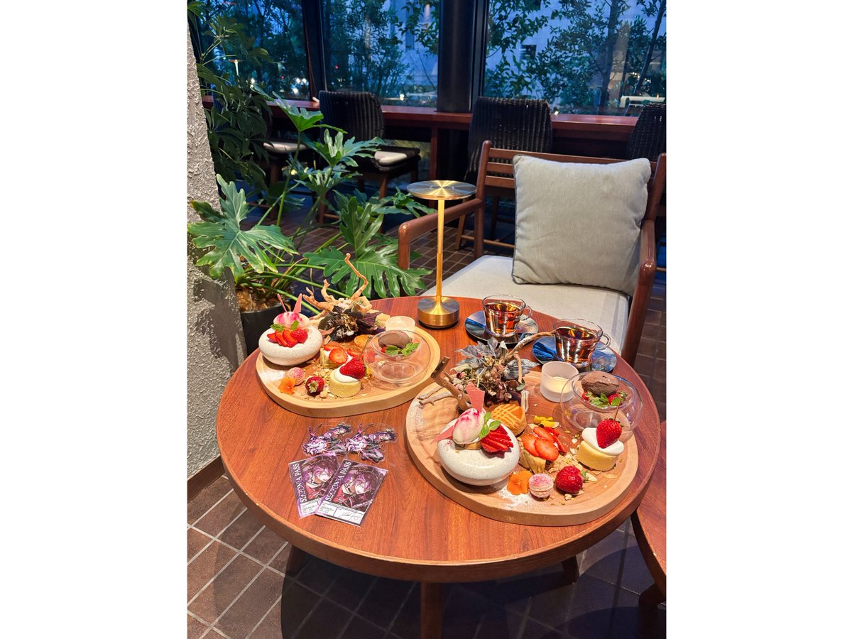 haruru_0812's tweet photo. すいさんとバイトにいちごのプレート行った🍓！いちごの季節ももう終わりかけでかなしい🥲

#いるまにあふぁみりー https://t.co/I9YTvA3bvG