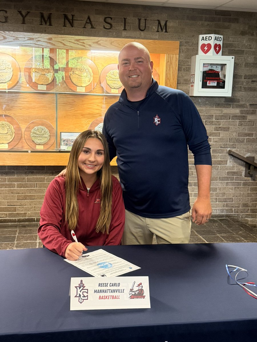 KCPS_GBB's tweet photo. Congratulations to @ReeseCarlo44 for officially signing with @valiantswbb !! https://t.co/mcAonyq3aS