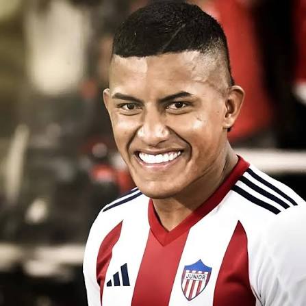 ContadorAvilez1's tweet photo. "Realmente nos llevamos al mejor jugador del América por un irrisorio  millón de dólares, destruimos todo el sistema del América y sus aficionados sonrieron como los buenos niños que son. 

Cristian Barrios, has estremecido mi mundo". https://t.co/tCPgCct2C4