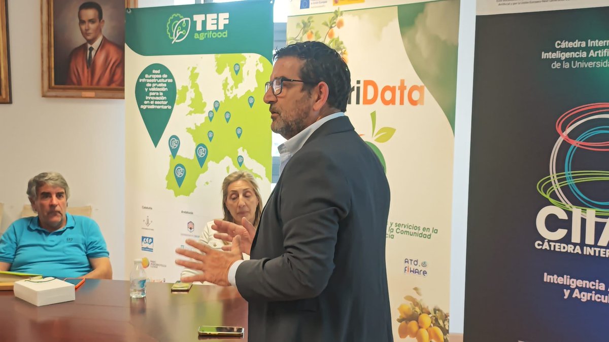 CitriData's tweet photo. 🌱🤝@UPA_Federal visita el Campus de Rabanales: investigación y sector, cara a cara

Ayer recibimos en la @Univcordoba a la Comisión Ejecutiva Federal de la Unión de Pequeños Agricultores y Ganaderos (UPA), encabezada por su secretario general Cristóbal Cano Martín. https://t.co/RLyOQfA5W4