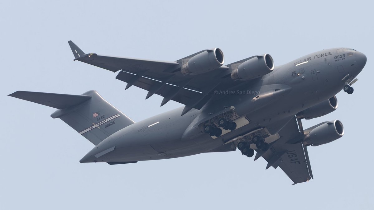 OSINTalert_HQ's tweet photo. #RCH650 landing in Ninoy Aquino International Airport (RPLL) from Andersen Air Force Base (PGUA) and could possibly be carrying a high ranking officer from the United States military.

90-0535 / #AE07D4 

📸: Andres San Diego https://t.co/hXfrq6ZZT5