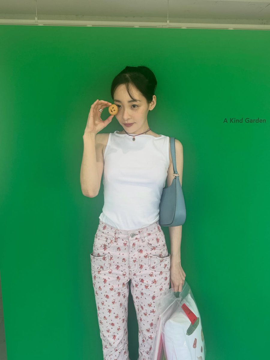 kim minha updates tweet media