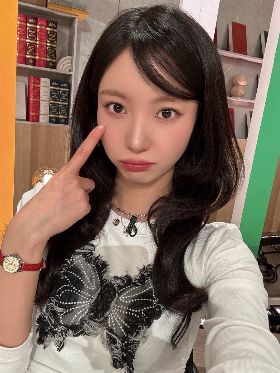 OHMYGIRL_official tweet media