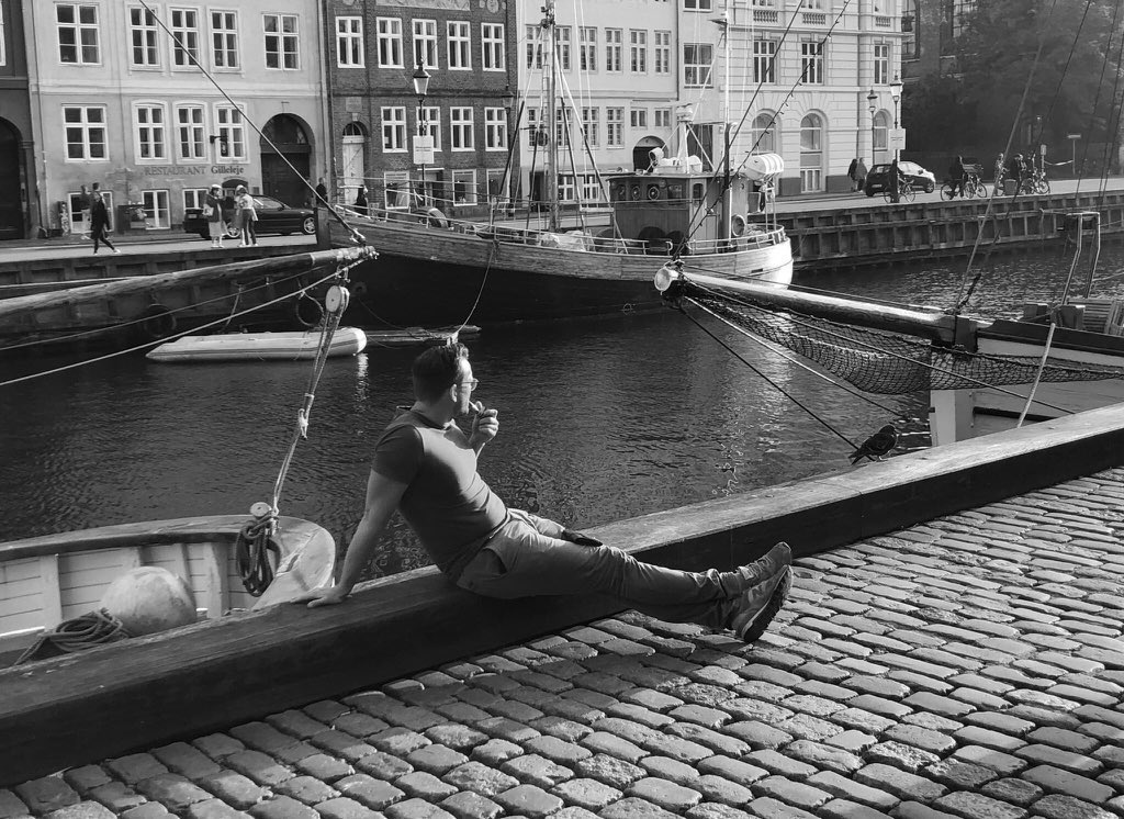 oldalts2's tweet photo. @mittu12 @DailyPicTheme2 #DailyPictureTheme #MindfulMoments 
Taking time to reflect in Copenhagen….. https://t.co/p1vJetdypd