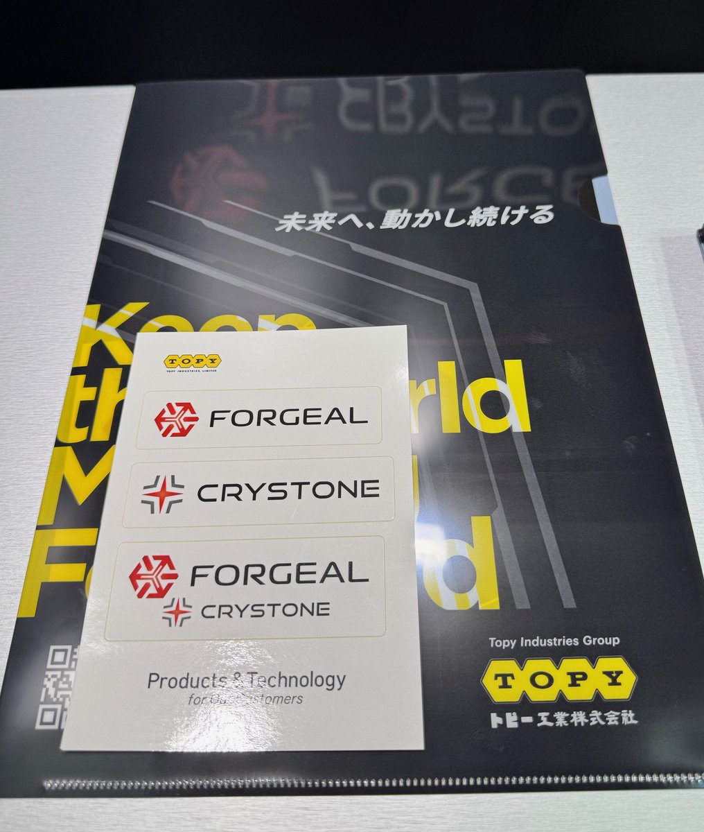 TOPY_INDUSTRIES's tweet photo. 5/13発表の新製品「FORGEAL」、新塗装技術「CRYSTONE」をジャパントラックショーで展示中📣
写真では伝わらない“現物の迫力”を、ぜひブースで。

📍パシフィコ横浜／トピー工業【B-29】
来場者の方に数量限定ステッカーを配布中✨（なくなり次第終了）。
#ジャパントラックショー2026
#FORGEAL #CRYSTONE