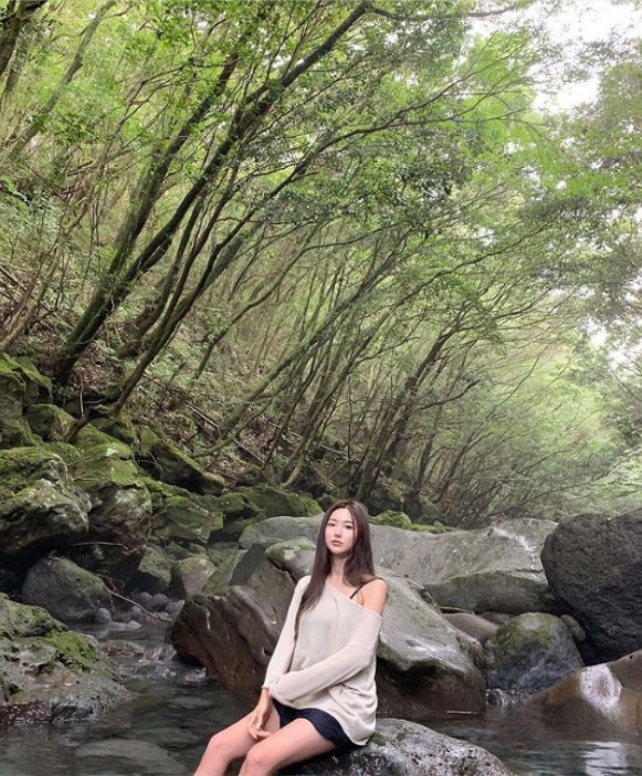 유나 tweet media