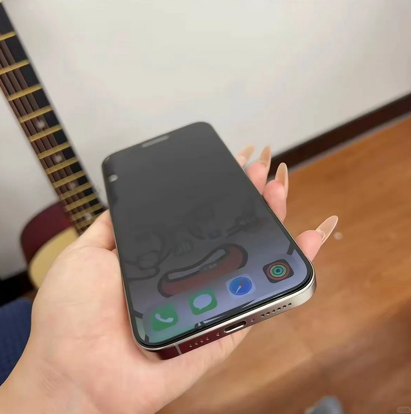 lusadesign99861's tweet photo. Clear when you look at it. Hidden from the side. 👀

This privacy screen protector helps keep your phone screen private in public places while still giving you a smooth daily-use experience.

#LusaDesign #PrivacyScreenProtector #HDPrivacyScreenProtector #AntiSpyScreen https://t.co/zyLUy1mZxn