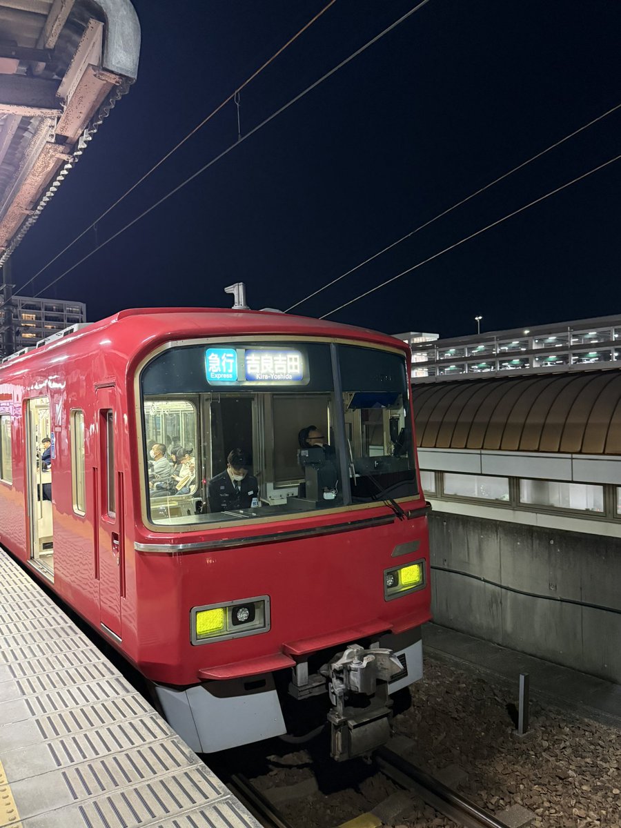 harukun_3511's tweet photo. 名鉄では、ここ数年で支線直通を消滅または削減してるけど、西尾線直通はこのまま残して欲しい。
・名古屋本線のダイヤで優遇されている。
・西尾線の利用者がローカル線の中ではそこそこ多い。

それに西尾線のダイヤは直通前提で組まれてるだろうから、無くしたらクレーム殺到するだろうなぁ。 https://t.co/99U1ROM8st