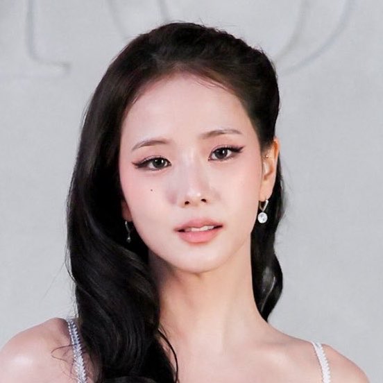 by jisoo🪐 tweet media