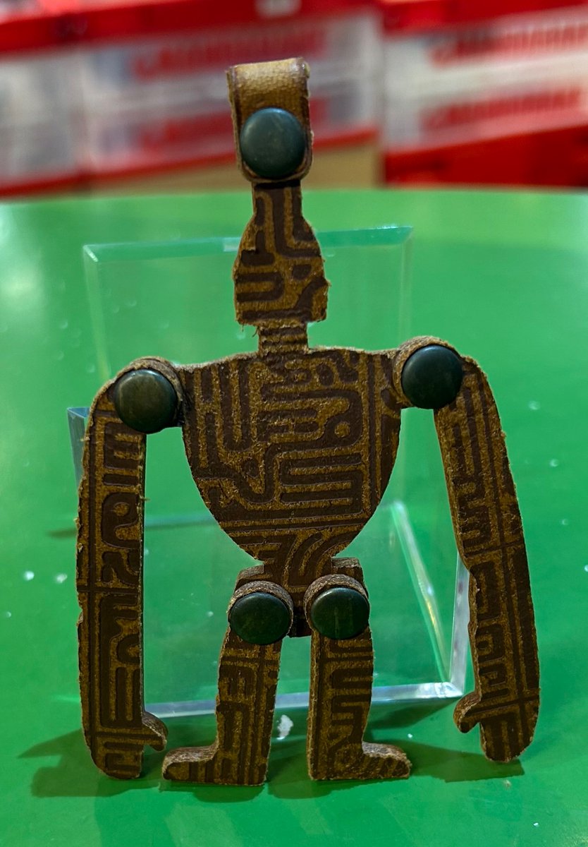 ジブリ美術館オリジナル 革製キーホルダー 屋上ロボット兵も来たぞ