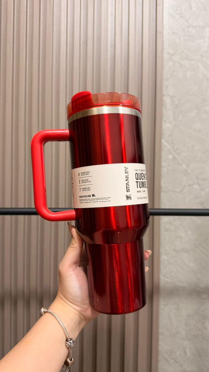 ketiyash's tweet photo. INI JUGA READY STANLEYNYA KAKK😍✨ 40oz. TUMBLER ORIGINAL EXDISPLAY #wts #wtb #wantosell #wantobuy #atanley #owala #corkcicle #hydroflask https://t.co/BeyWENFTyM