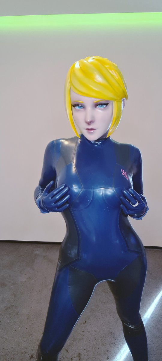 wyukig's tweet photo. Well, since people seem to like Samus so much, here's some more of her in her latex Zero Suit.
The mask has been sold for a while now, this shoot is dated in 2022.
Maybe I should make a new Samus mask and sport this outfit once more XD
#kigurumi #SamusAran #Samus #ZeroSuit #Metroid #Latex #plugsuit #Bodysuit https://t.co/XDDGkNwxgu