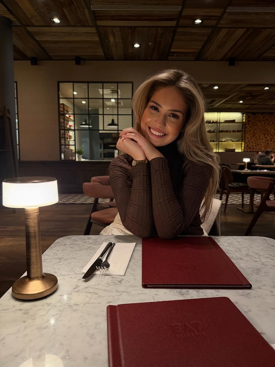 Alina tweet media