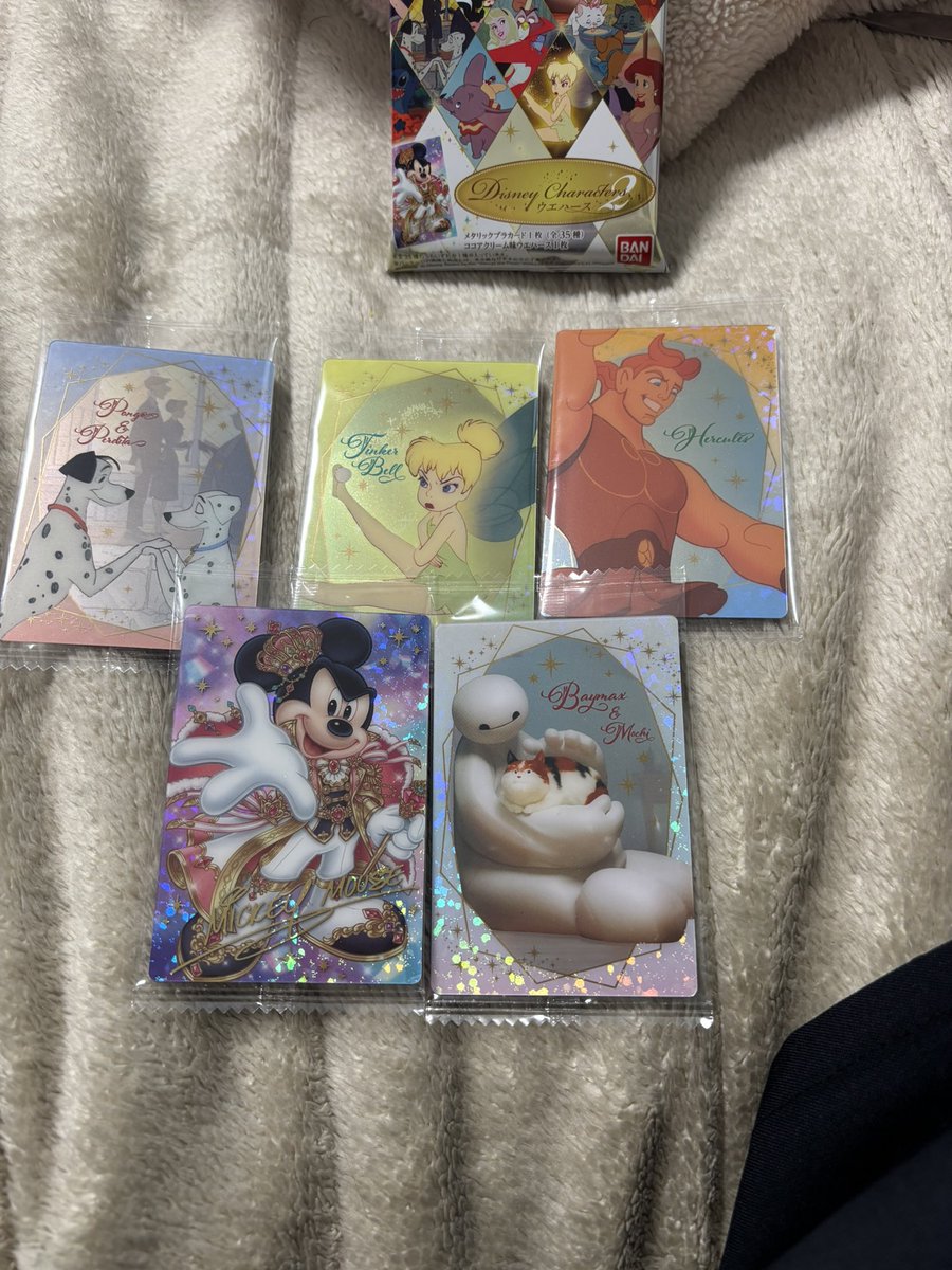 m_k0601's tweet photo. 【交換】 ディズニー　ディズニーキャラクター　ウエハース　ディズニーウエハース2

譲：画像1、2枚目

求：ミニー、アリエル、アナエルサ

SS同士での交換でお願いします！

郵送📮
お気軽にお声掛け下さい！ https://t.co/Dd7Pba4dpf