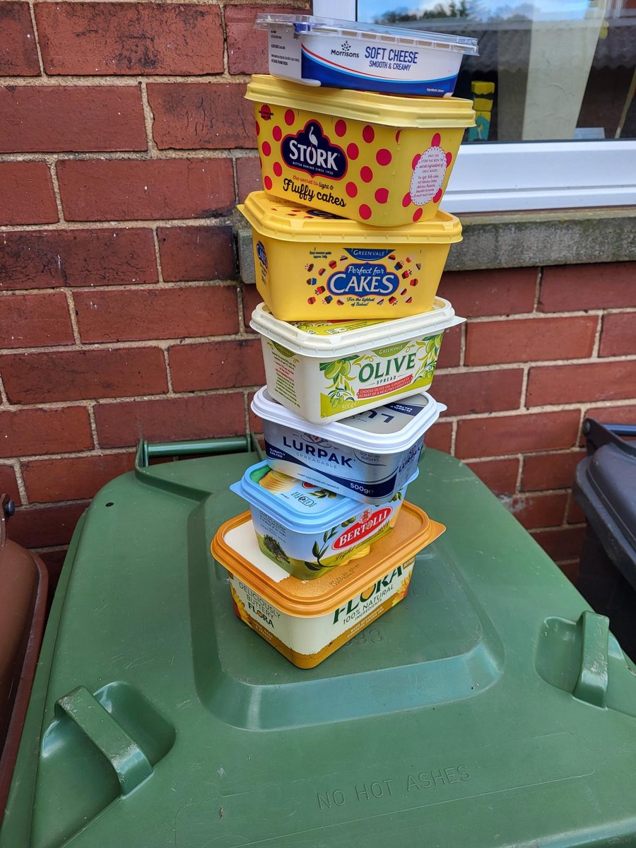 LeedsRecycles's tweet photo. Start "spreading" the news🧈! Butter, margarine and even cheese spread tubs can be recycled at home in your #Leeds #GreenBin
Check out https://t.co/LehpEwuwd2 for top tips to recycle your plastics ♻️ 🗑️ #RecyclingOnTogether https://t.co/Wo15UHfV6n
