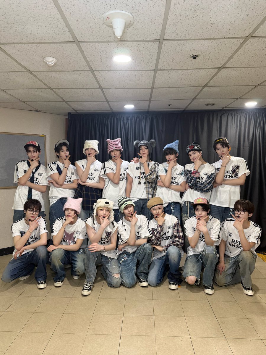 charlessmullis's tweet photo. DAY 3 이건 기억해둬야지 🎓

• @hazeljustinjay https://t.co/9yhUC52waM
