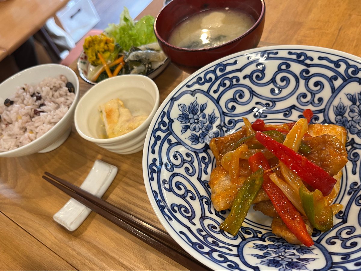 deli cafe はな(デリカフェはな)ナウル屋西宮出張所🇳🇷 tweet media