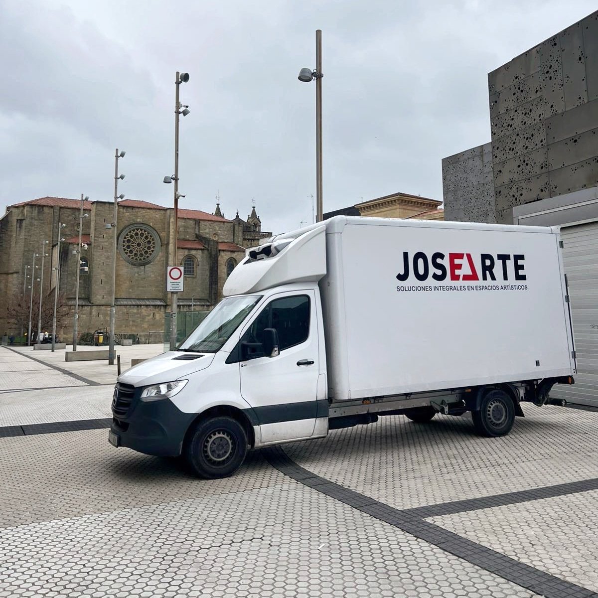 josearte_'s tweet photo. 🎯 De origen a destino, sin margen de error.

Por eso, en #JOSEARTE ofrecemos soluciones de transporte especializadas.

#TransportedeArte https://t.co/xDuHuNbMdJ