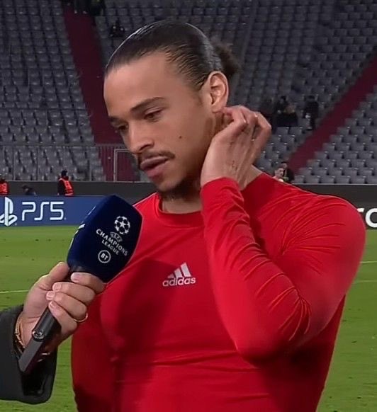 bir gül tweet media