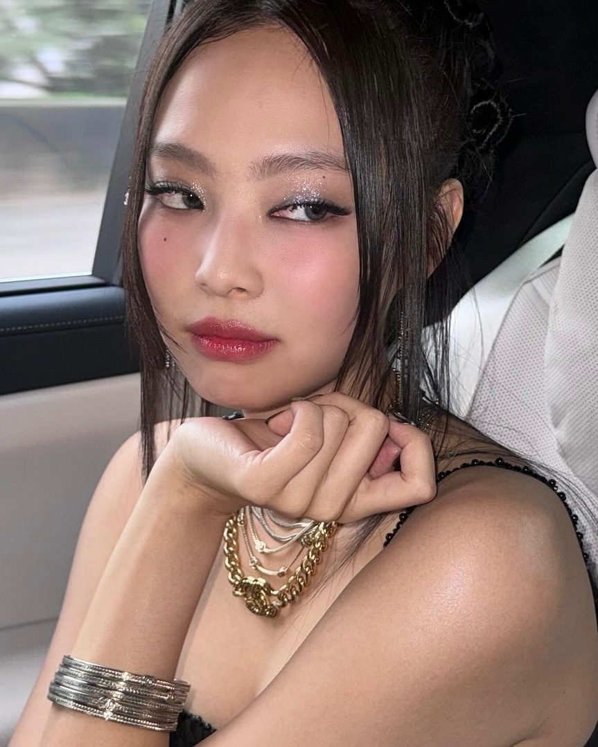 jennie pics tweet media