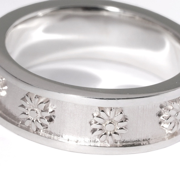 Pickup Item】 7 Flower Ring SLV ¥19,800 tax in フラワーモチーフの