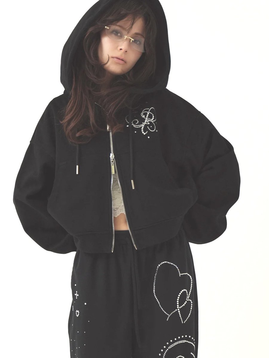 長浜広奈 さんがpelliculeキラキラパーカーを ご着用くださりました