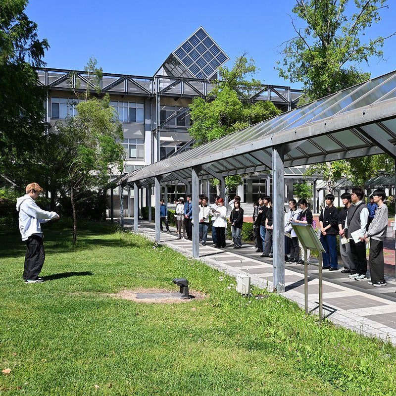 NITSDGsSTUDENTS's tweet photo. みなさんこんにちはNIT SDGs STUDENTSです 。5月9日（土）に、新入生を対象とした「エコキャンパスツアー」を実施しました。 このツアーでは、委員会メンバーが学内の環境施設や取り組みについて説明を行いました。

投稿：梅津
#学生環境推進委員会 #SDGs https://t.co/WpuhK8jGqQ