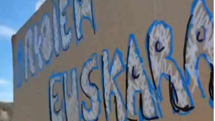 admeuskeraztald's tweet photo. Aitor Zandueta: "Orkoien eta euskara bereiziezinak dira"

"Euskararen kontrako oldarraldia Udala [PSOE] hauspotzen ari da, baina jakin  behar du euskara beti egon dela herrian eta bereiziezinak direla"

https://t.co/apHE6hdVUf https://t.co/jUhHtxMQca