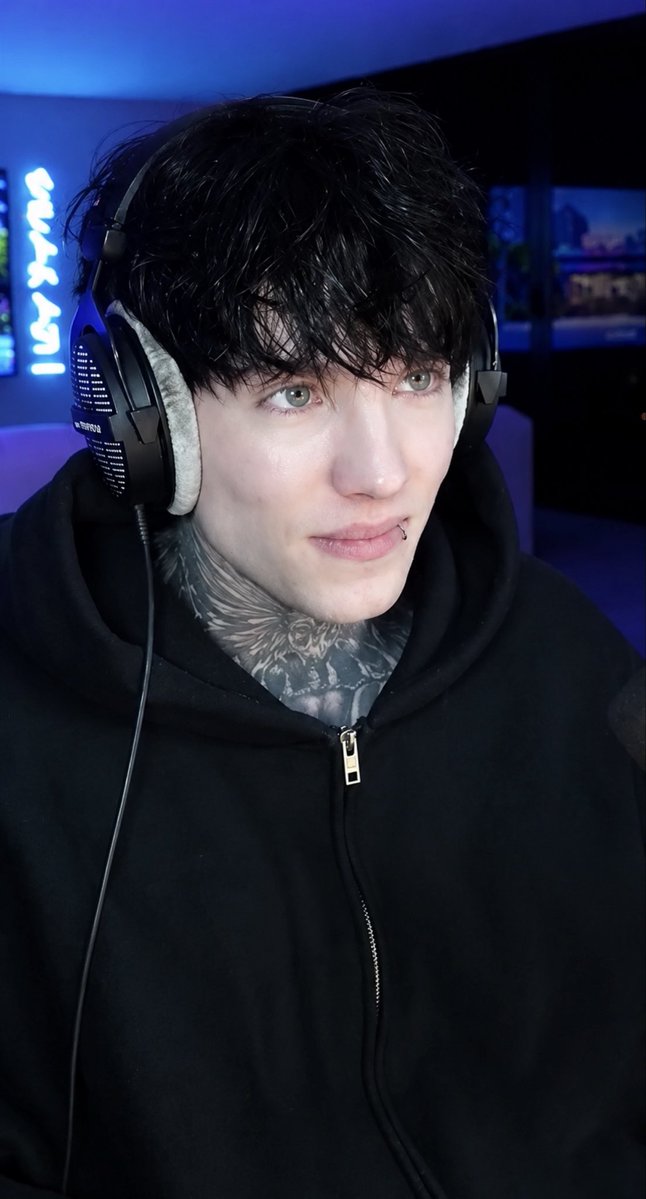 𝒜𝓃𝑔𝒾𝑒 𝑅𝒾𝒸𝑜 tweet media