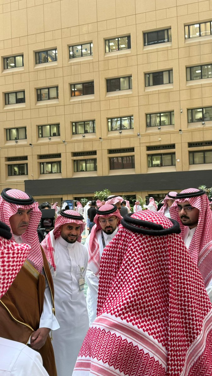 عبدالله بن الشيخ tweet media