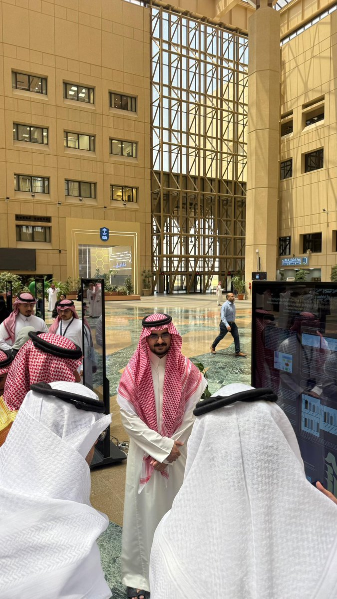 عبدالله بن الشيخ tweet media