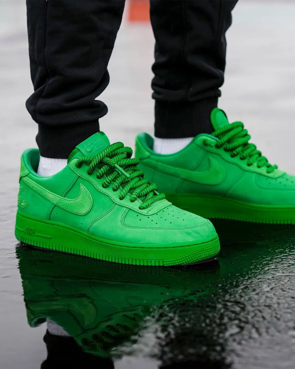 JustFreshKicks tweet media