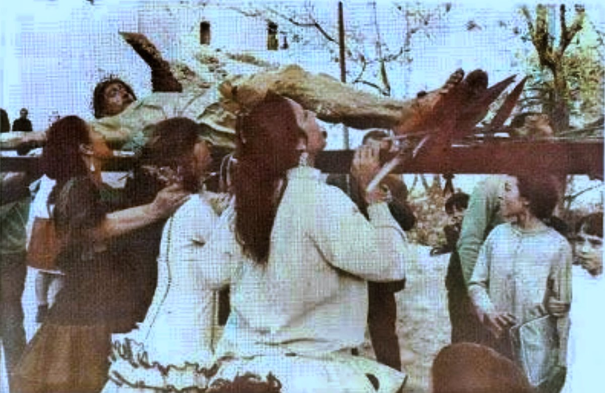 5EvangelioGr's tweet photo. Un 14 de mayo de 1939 (hace 87 años) tenía lugar la fundación de la Hermandad sacromontana del Cristo del Consuelo, la de los Gitanos. Felicidades a sus devotos, a sus hermanos y al pueblo gitano granadino. @HdadGitanosGR https://t.co/wOKjTRQaov