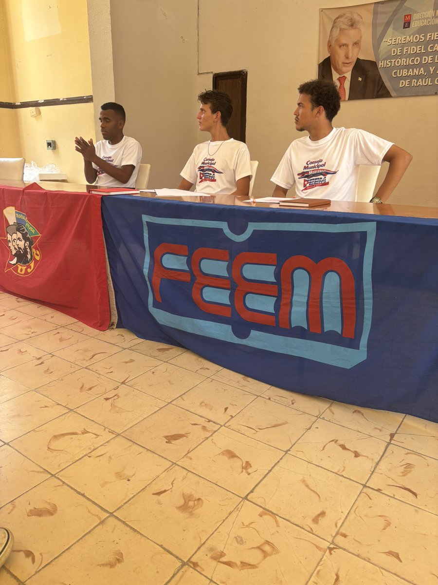 luis_llcc's tweet photo. Consejo municipal de la FEEM en Marianao💙!!
#UnaFEEMQueAmaYFunda https://t.co/d5f9krZUe2