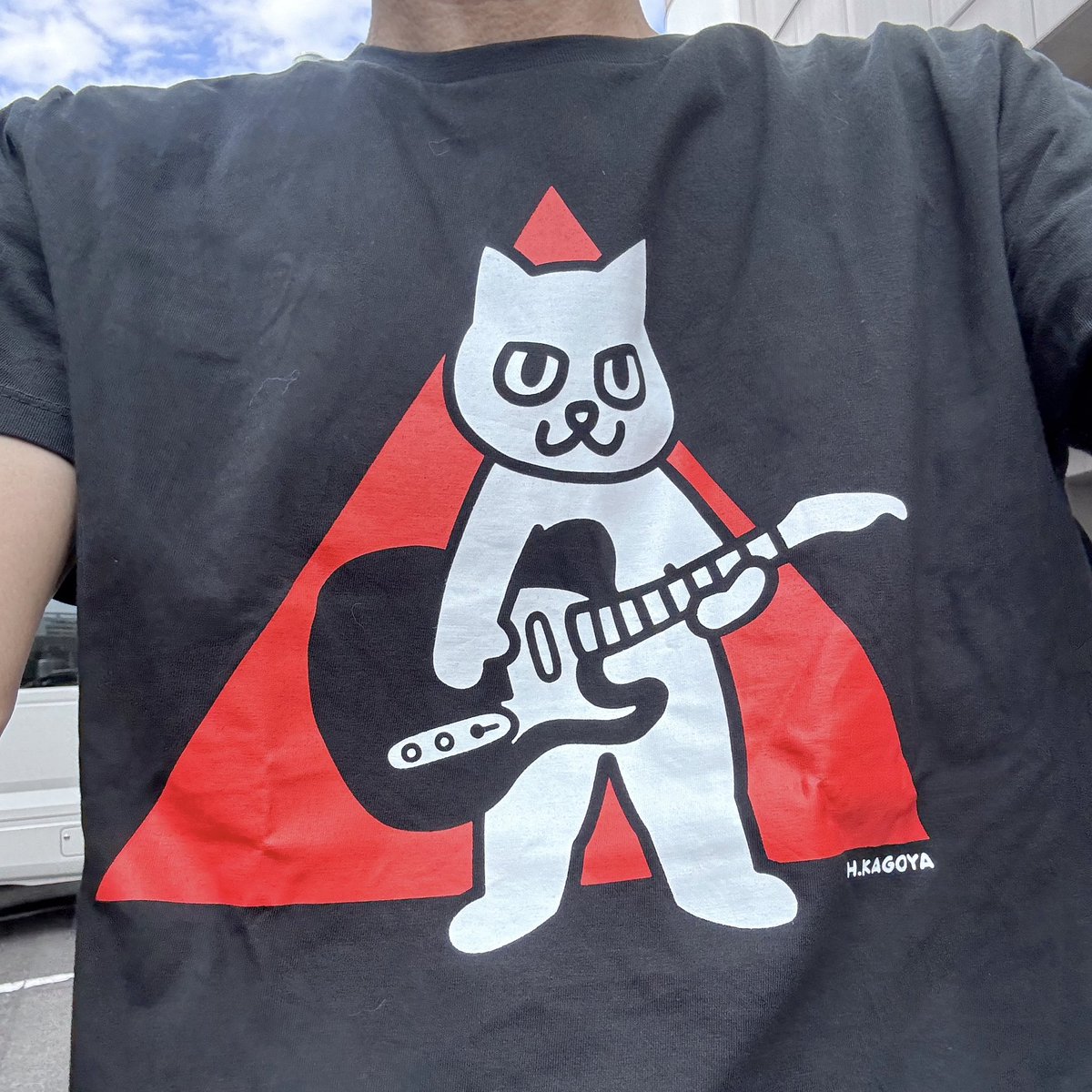 pakaran1966's tweet photo. Tシャツの季節がやってきた〜😽
.
#kagoya
#artshopkagoya 
#カゴヤ猫
#二代目マック https://t.co/FZoELkifju