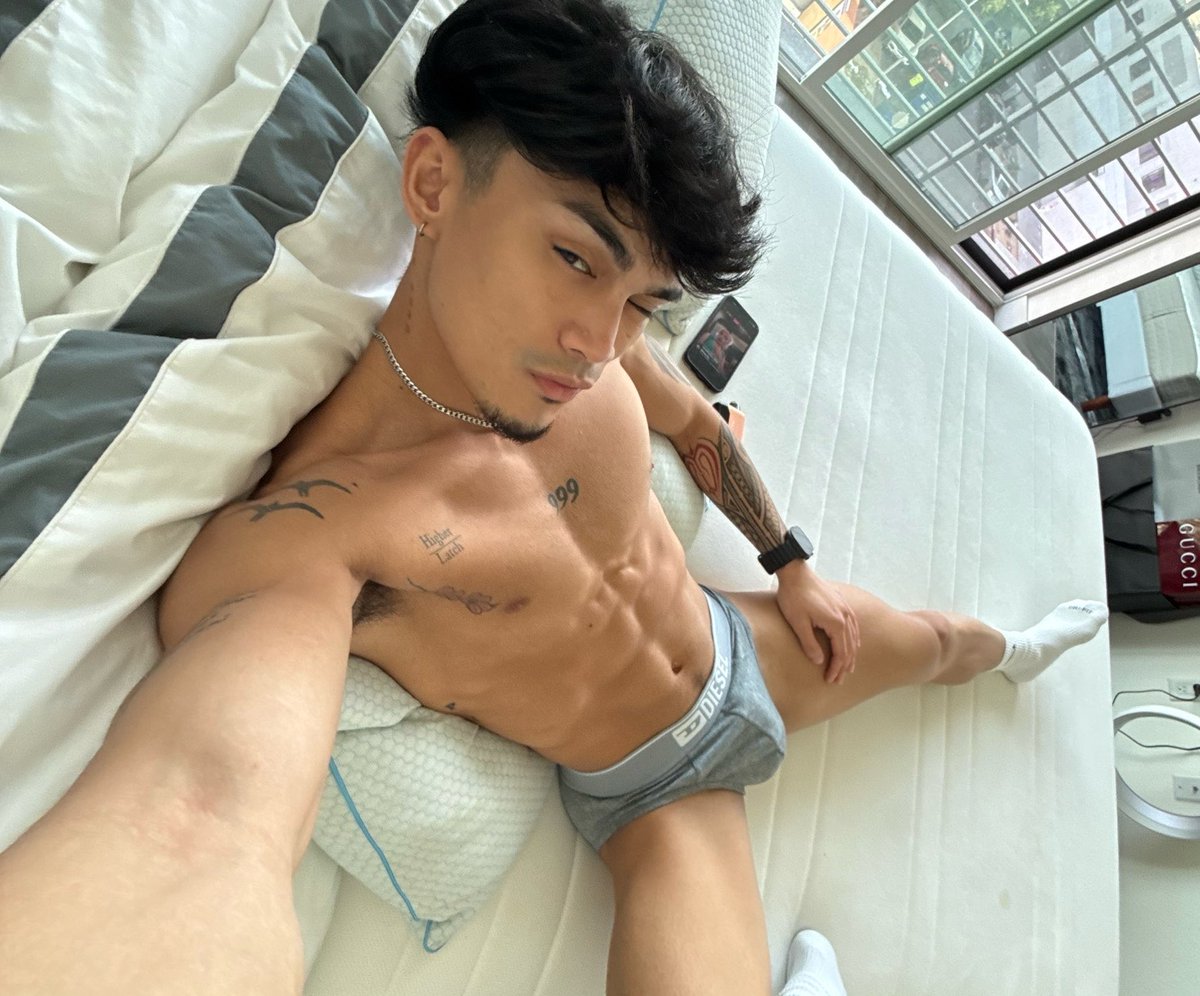 mjthefilipinooo's tweet photo. lay me down ;) https://t.co/XCthULLVvk