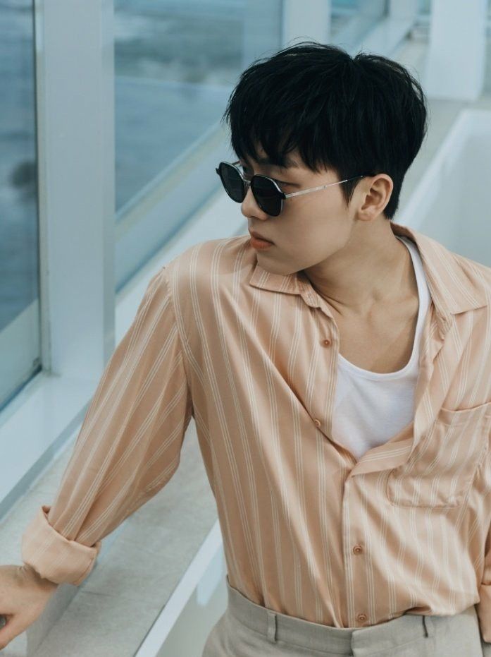 himegoshse's tweet photo. #shse socmed au: HOW TO LOSE A GUY IN TEN DAYS.

where sieun tries to lose suho in ten days, and suho tries to keep sieun for ten days. to the surprise of both of them, they both begin a relationship with ulterior motives. who knows what might happen?

BASED OFF THE MOVIE. https://t.co/b32WKoMPHn