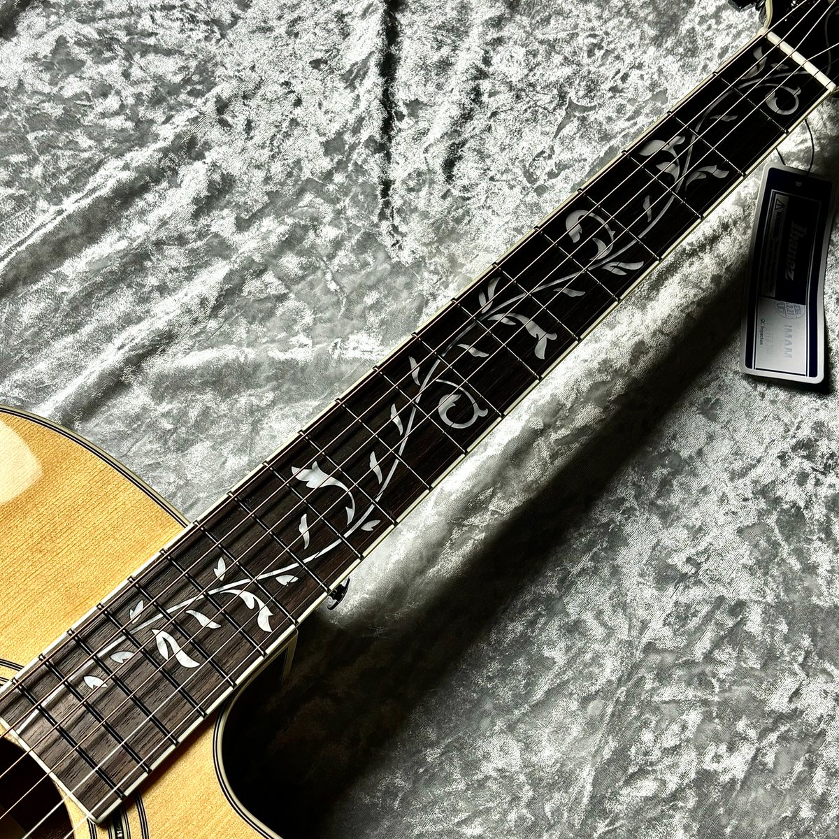 アコギ入荷速報！】 Ibanez AC390CE 指板に施されたツリーオブライフ