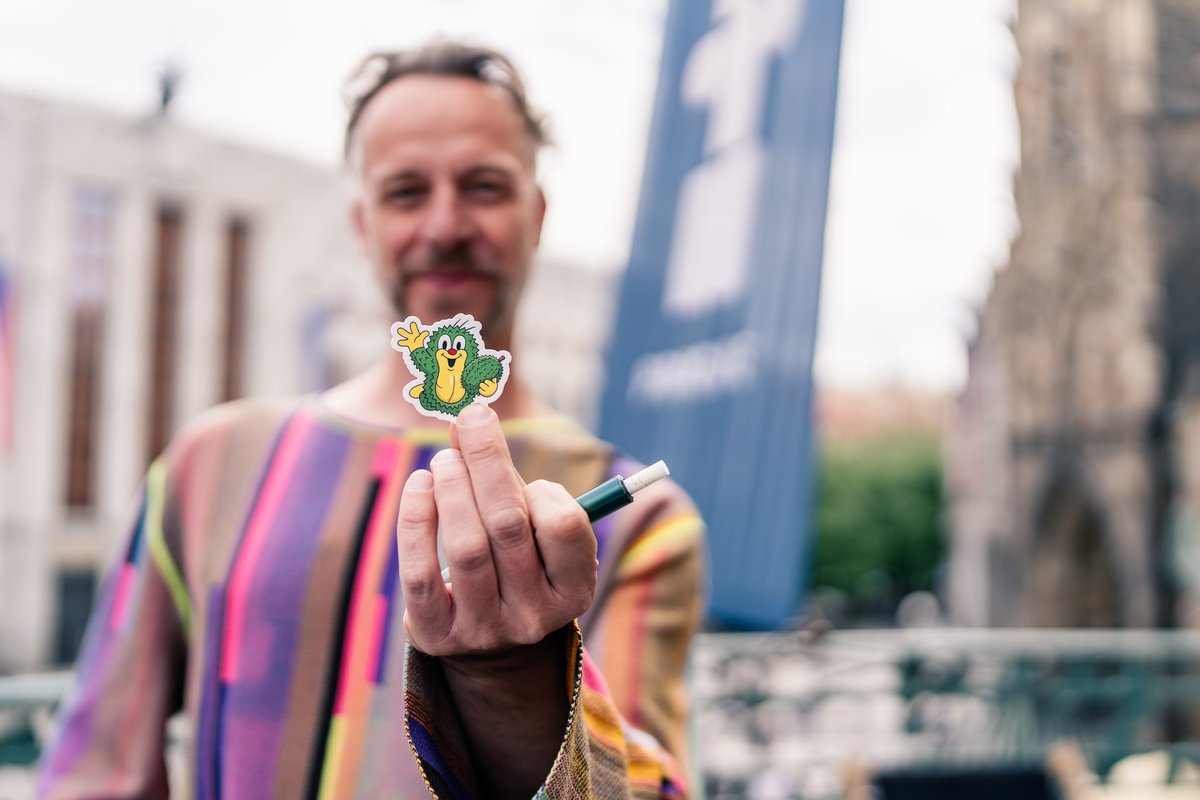 Durian2069's tweet photo. We took over the epic balcony of the Municipal House at @EthPrague for a spikey &amp; pungent afternoon. Thanks for coming, everybody! You officially have excellent taste🙃

Can’t wait to do it again... more #durian, more smiles, more memories 💛💚 https://t.co/caZrhEMQyk
