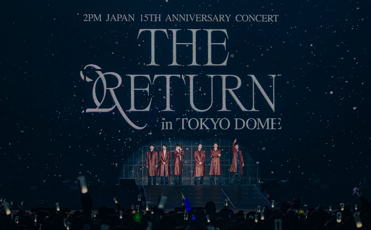 le3jh's tweet photo. The Tokyo Dome stood as a sprawling testament to an enduring alliance, draped in a shimmering tapestry of silver luminescence. This long-awaited reappearance transcended mere artistry. It was a soul-stirring convergence of past promises and present triumphs.

#2PM_THE_RETURN https://t.co/gFN0UfD1rv