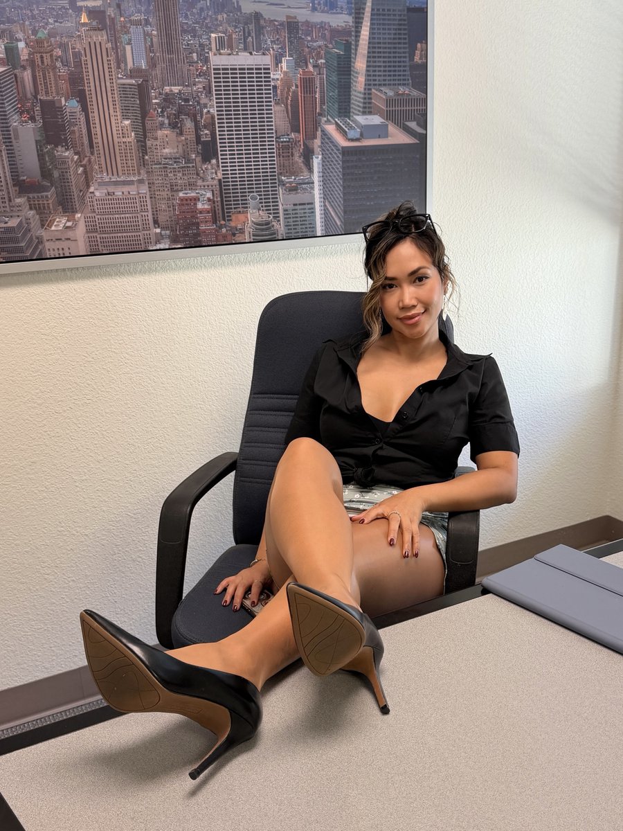 Atq_NylonGoddess tweet media