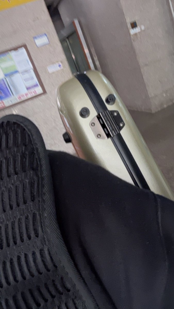 윤 tweet media