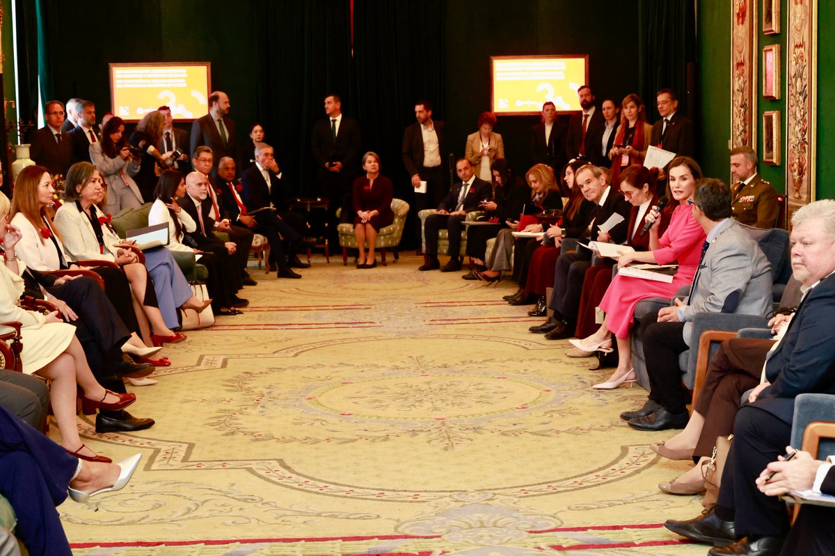 FEDER_ONG's tweet photo. 🌍 Hito histórico en la XVII Conferencia Iberoamericana de Salud: las ER ya son una prioridad de salud pública en la región.

S.M. la Reina refuerza el compromiso con los más de 47 millones de personas que conviven con estas patologías en la región.

🔗 https://t.co/Ph8TPXSjf8 https://t.co/iUJmv7jpB5