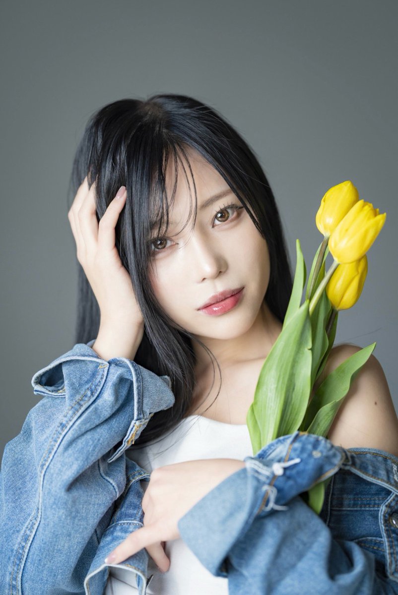 New model Luna @luna_____cc クールな見た目とギャップのある明るいキャラクターが魅力のLunaちゃん💕 「人に喜んで ...