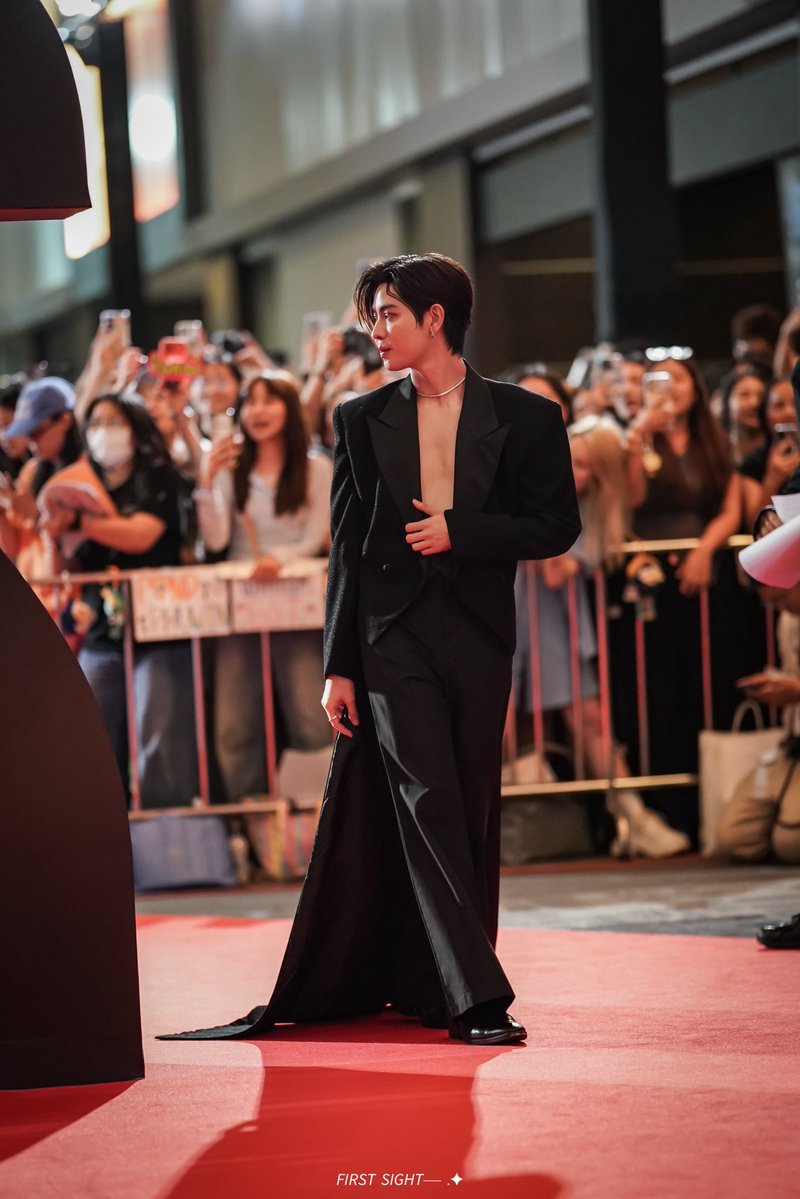 𝘍𝘐𝘙𝘚𝘛 𝘚𝘐𝘎𝘏𝘛── .✦ tweet media
