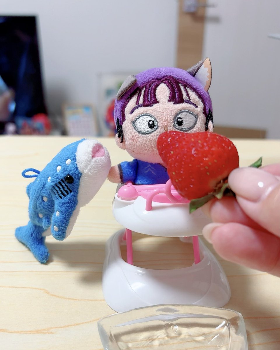 Post by まろ🦊 on X: 特別ね🍓