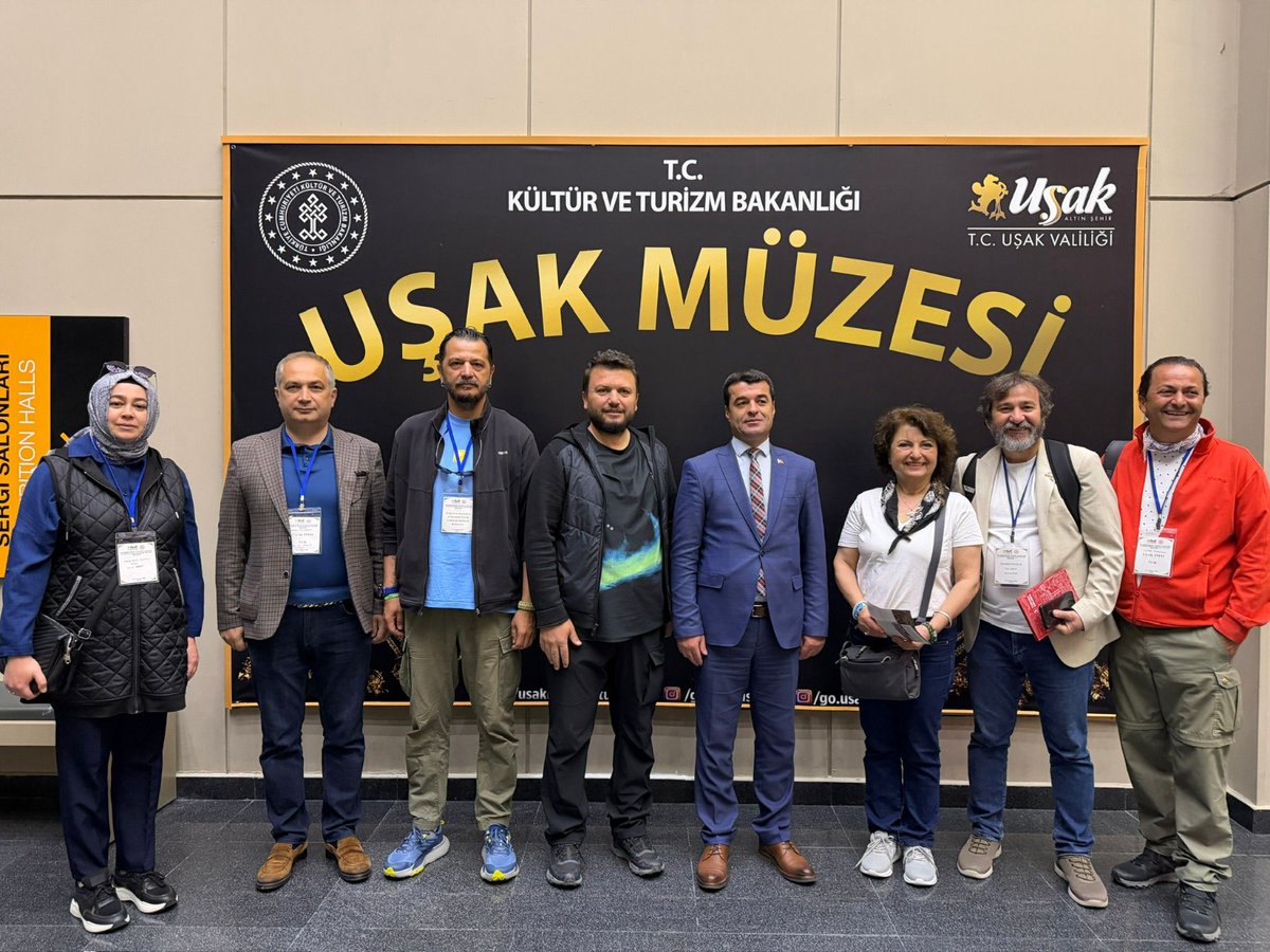 tursaborgtr's tweet photo. Uşak Valisi Sayın Serdar Kartal öncülüğünde, İl Kültür ve Turizm Müdürlüğü koordinesi ile Uşak'ın tarihi ve kültürel zenginliklerinin turizm sektör temsilcilerimize tanıtılması için bir bilgilendirme gezisi düzenlendi.

Gerçekleştirilen geziye Birliğimizi temsilen İstanbul Fatih BTK Başkanımız Okan Cem Başusta, Dumlupınar BTK Başkanımız Bilal Şenel, Dumlupınar BTK Yönetim Kurulu Üyelerimiz Hamdi Bağatur ve İhsan Baykara, Kültür Turizmi İhtisas Başkanımız Hakan Çokgezen, Kültür Turizmi İhtisas Başkan Yardımcımız İlker Horozcu katılarak bölgenin tarihi, kültürel ve doğal güzelliklerini yerinde inceleme fırsatı buldu.

Program kapsamında tur operatörleri, seyahat acentaları ve sosyal medya içerik üreticilerine Uşak’ın tarihi, kültürel ve doğal değerleri yakından tanıtıldı. Katılımcılar; Ulubey Kanyonları, Taşyaran Vadisi, Blaundos Antik Kenti, Clandıras Köprüsü ve Ulubey Macera Parkı ziyaretlerinde bulunarak bölgenin turizm potansiyelini yerinde inceledi. Şehir merkezinde gerçekleştirilen programda ise Uşak Müzesi, Atatürk Etnoğrafya Müzesi ve Dokuyan Eller Halı Kilim Evi ziyaret edilerek ilin kültürel mirası tanıtıldı. Katılımcılara ayrıca ata sporumuz cirit gösterisi sunuldu.

Başta Sayın Valimiz olmak üzere organizasyonda emeği geçen herkese teşekkür eder, Uşak’ın turizm potansiyelinin daha geniş kitlelere ulaştırılmasına, ilin tanıtımına ve bölgedeki turizm hareketliliğine katkı sağlamasını dileriz.