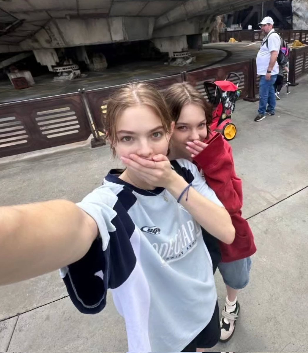 humanboy110's tweet photo. Their brightness brightens my world as well. 🥰
#Emmamyers #emma #myers #cutegirl https://t.co/FOa4aq3mIk