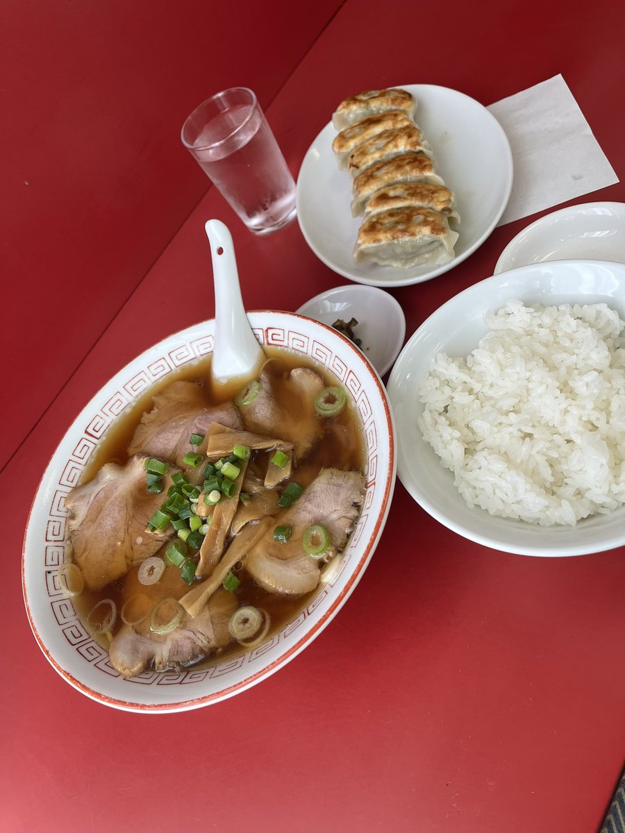 honbus's tweet photo. お疲れさまで酒♪

木曜 非番で
1人ランチ〜

太閤園 さん@稲毛区稲毛東
チャーシューメン+ライス+餃子

美味しかった〜
ごちそうさまでした♪
ε-(´∀｀; ) https://t.co/l7dfTbsfqO